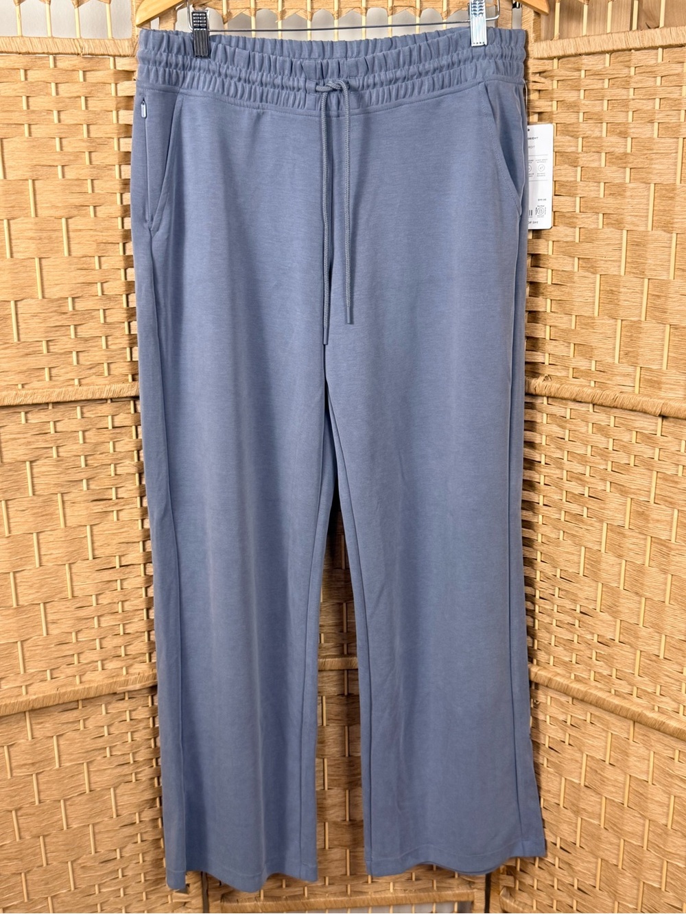 NWT Athleta Seasoft Mid Rise Straight Pants Size Large